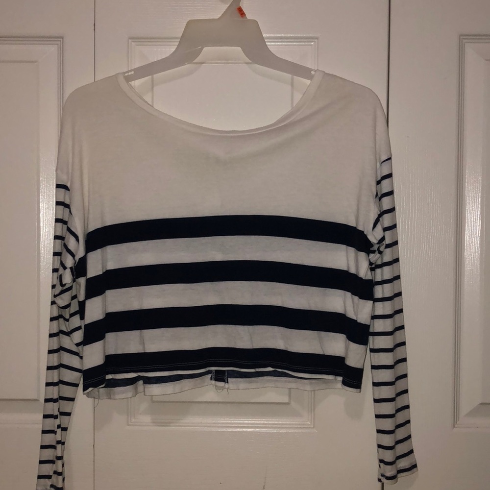 long sleeve crop top